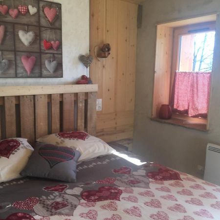 Bed and Breakfast La Gravinette Cruet Exterior foto