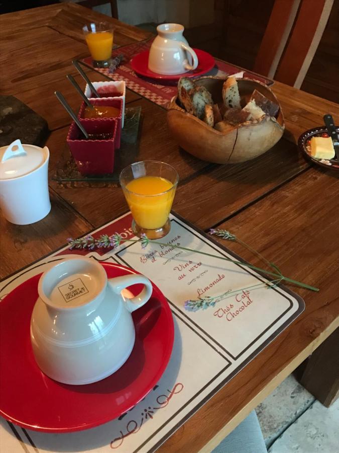 Bed and Breakfast La Gravinette Cruet Exterior foto