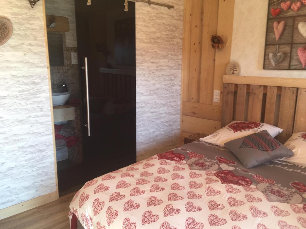Bed and Breakfast La Gravinette Cruet Exterior foto